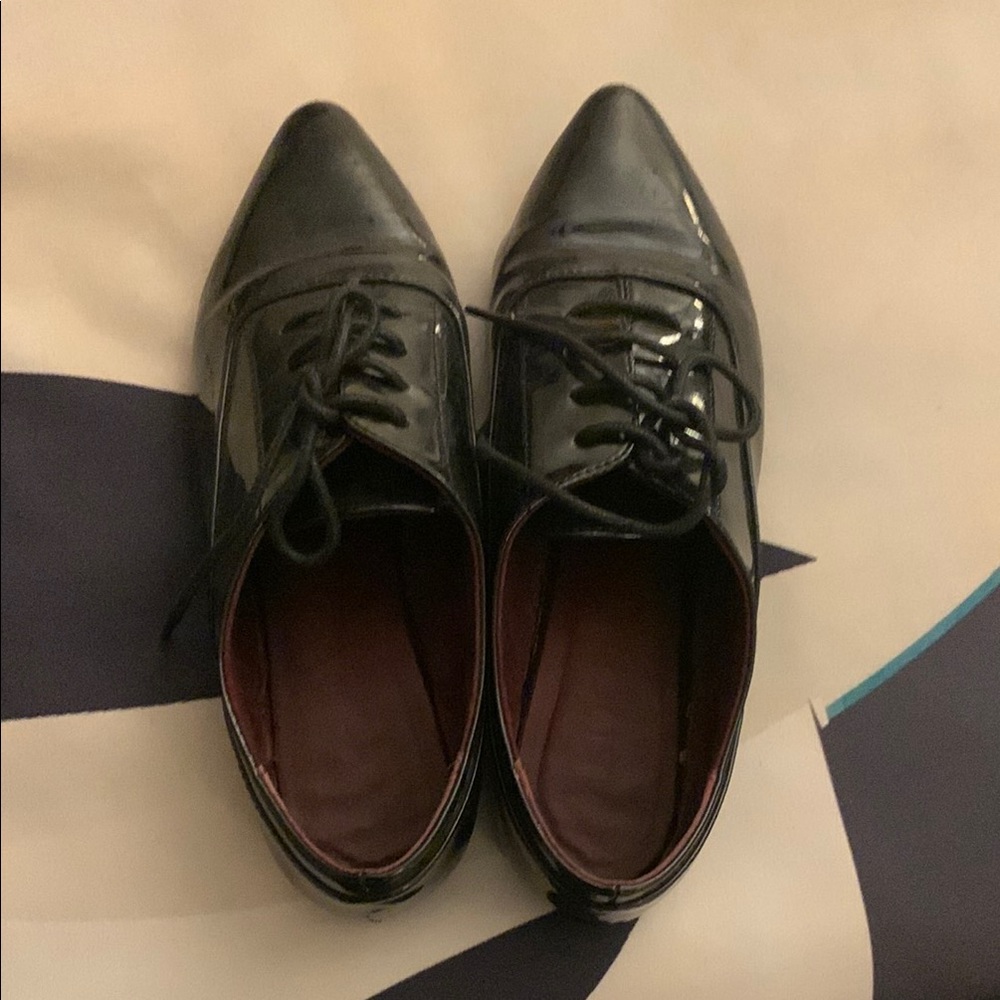patent faux leather lace up pointed toe oxfords